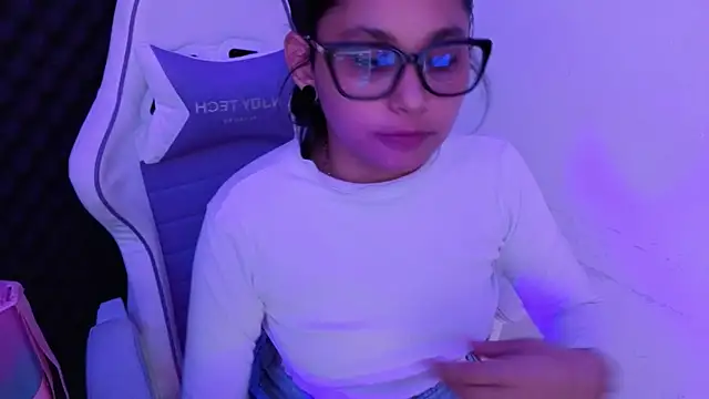 Cuteprincess21's Webcam Show