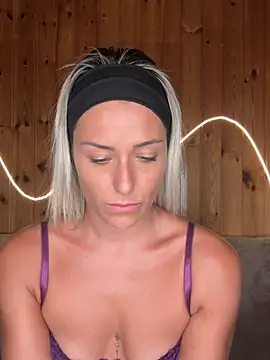 petrouchkaaa_'s Webcam Show