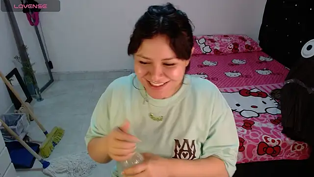 soniafuckboobs' Webcam Show