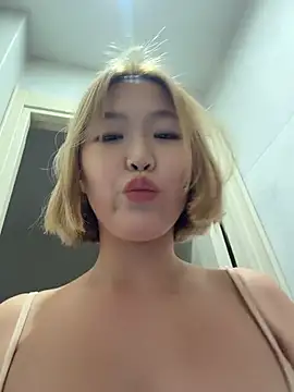 Aiko_Yumi's Webcam Show