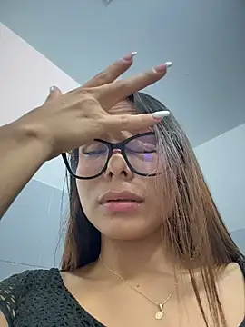 amira_cute2's Live XXX Chat