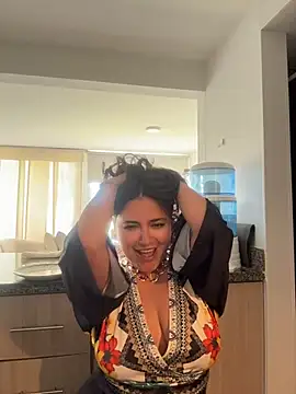 sukhakunis1's Webcam Show