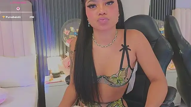 Madiee_Rhea 现场性爱视讯表演