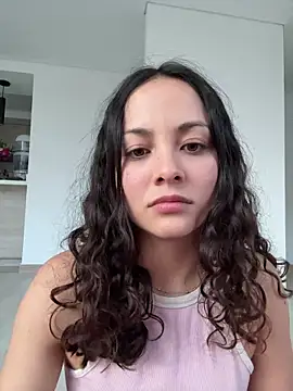 Megan_Rodrigo 现场性爱视讯表演