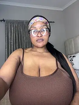 Bustygoddess32's Webcam Show