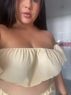 miahkumar's Live XXX Chat