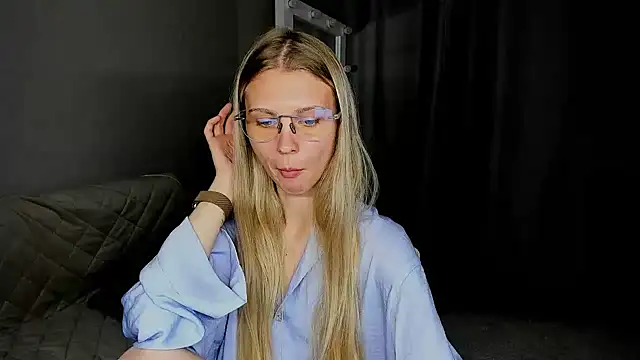 PhoebeMay's Live XXX Chat