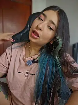 sweetcoralinee 现场XXX聊天
