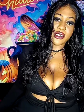 AmazonianMistress' Webcam Show