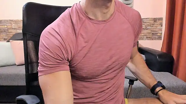HotHunkTrainer's Webcam Show