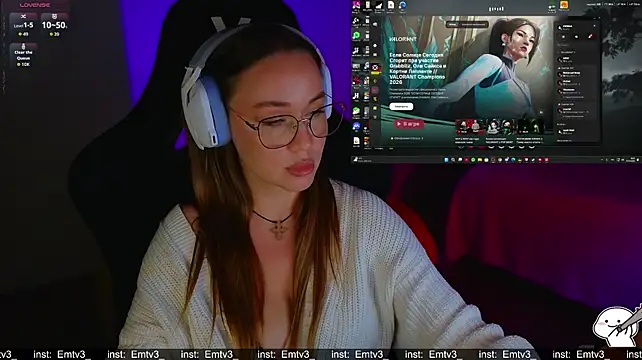Emili1-'s Live XXX Chat