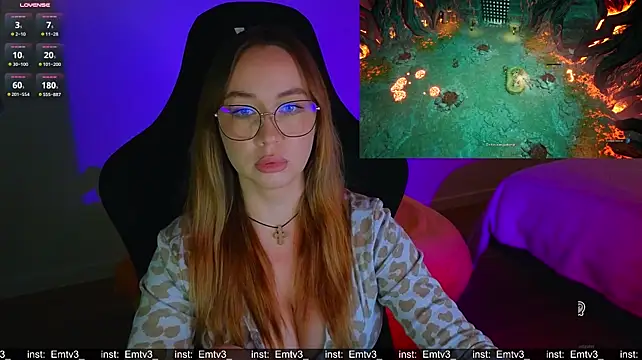 Emili1-'s Live XXX Chat