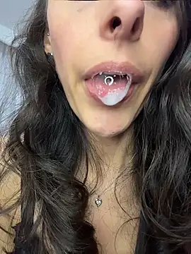 ScarletKings' Webcam Show