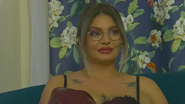 RissaRheys' Webcam Show
