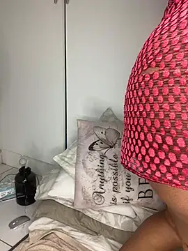 GoldenAss07's Live XXX Chat
