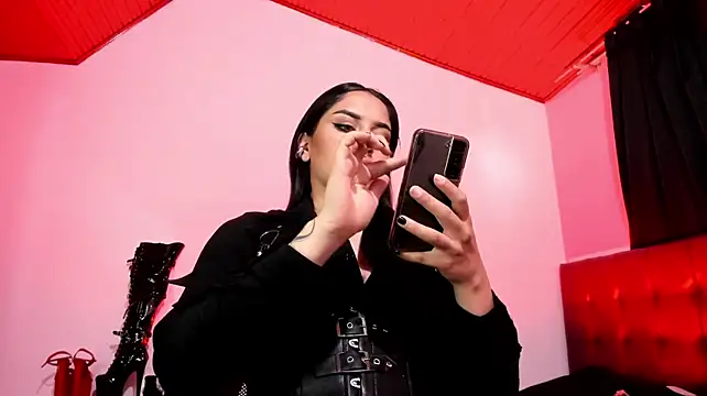 MistressVenena's Live XXX Chat