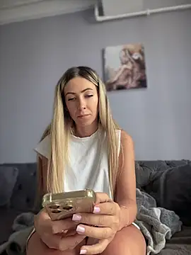 RaquelleDevon's Webcam Show