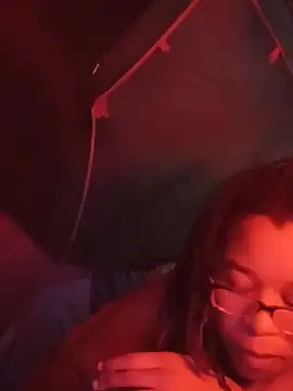 Bustyylilpotheaddd's Live XXX Chat