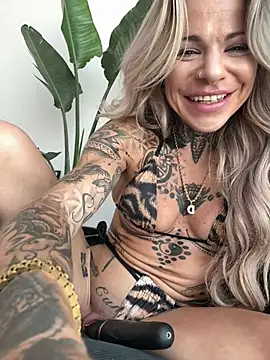 RAWXII's Webcam Show