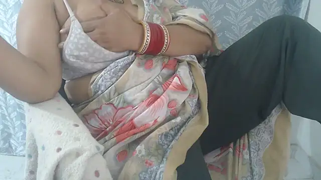 cute-priy's Webcam Show