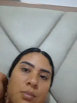 Lili-SexyLatin10's Live XXX Chat
