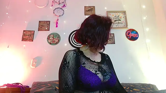 Katicalatinmilf's Live XXX Chat