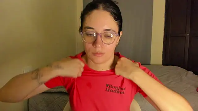 atenas_05_'s Live XXX Chat