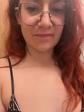 ladoucedu34's Webcam Show