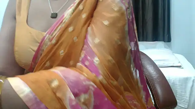 sunitha-3's Live XXX Chat