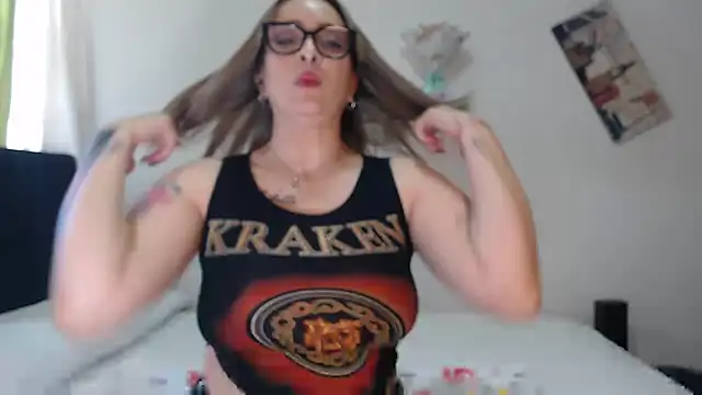 yulieth_anamar's Webcam Show