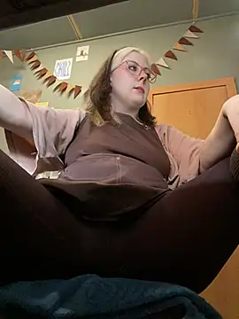 cinnabon_'s Live XXX Chat