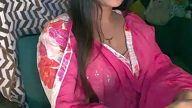 Cute-Tara's Live XXX Chat