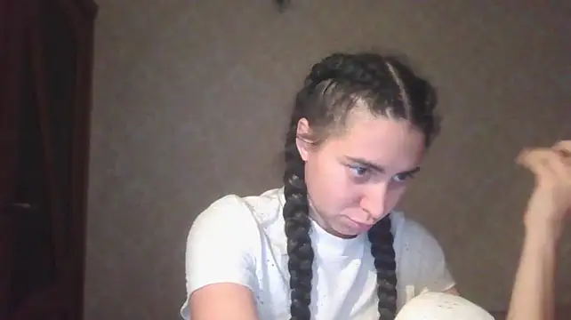 Kashtanka_'s Live XXX Chat