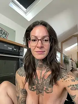 BrownieyQueen's Webcam Show