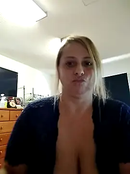 Hotslut187's Live XXX Chat