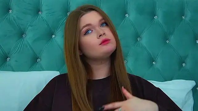 CrystalLyons' Webcam Show