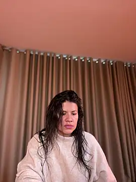 Aliinak's Live XXX Chat