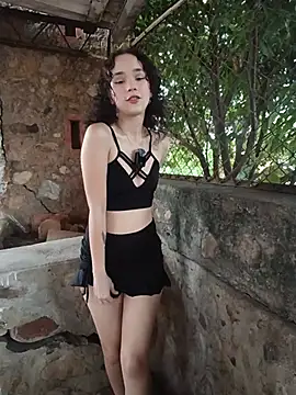 sweet_outdoor_charm's Webcam Show