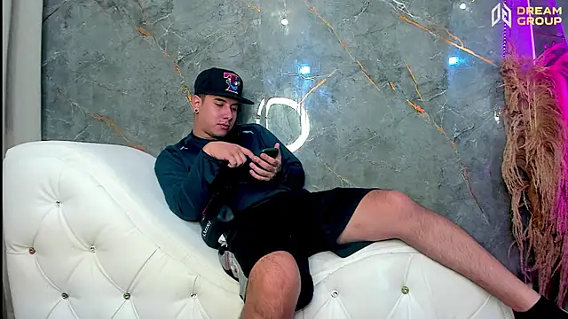 Yourslust_'s Webcam Show