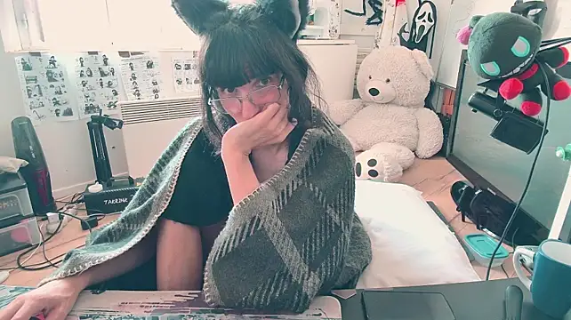 CeriseLapine's Webcam Show
