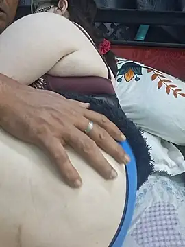 Indian_Coupl3's Live XXX Chat
