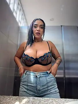 Sara-77's Webcam Show
