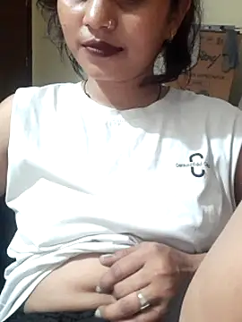 Hug_Mee's Webcam Show