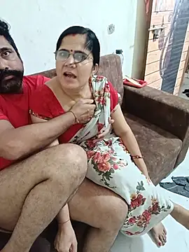 Priyabhabhicpl's Webcam Show