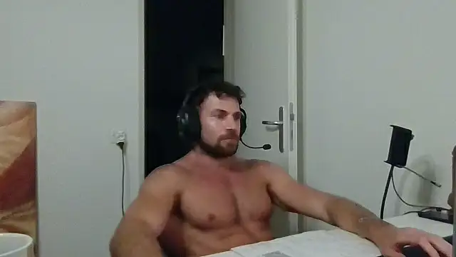 alpha-hunk's Webcam Show