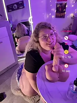 KimberlyCurves' Webcam Show