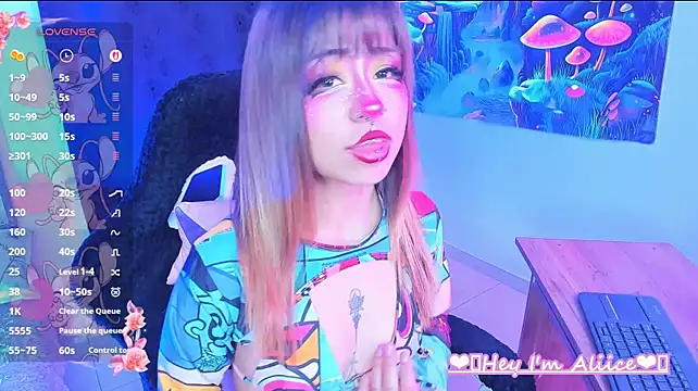 Alicee_34's Webcam Show