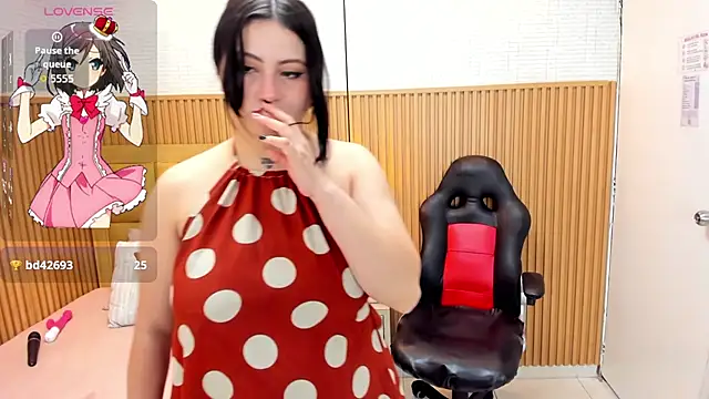 LOLAMAXI's Live XXX Chat