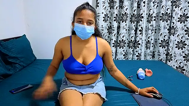 Tatoo_girl's Webcam Show