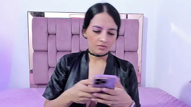 trissha_xk1's Webcam Show
